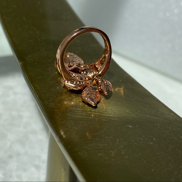 Two Leaf Rings! Size 7 - Picture 3 of 3